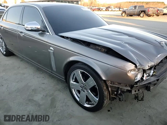 2008 Jaguar XJ Vanden Plas with VIN SAJWA82B18SH28807, listed as a Copart auction lot 42571155 with 97,548 mi miles and Salvage Title. Bid and sale history available at carsss.com. Image 10.