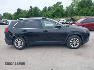 2019 Jeep Cherokee Latitude z VIN 1C4PJMCB9KD140835, wystawiony jako IAAI lot #42267411 z przebiegiem 37 743 mil mil oraz . Historia ofert i sprzedaży dostępna na DreamBid. Obrazek 13.