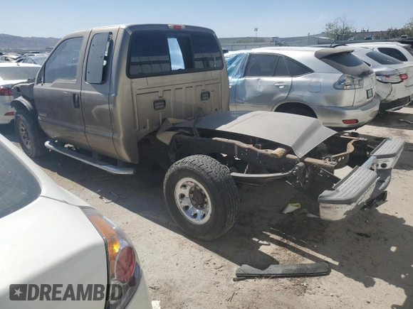 2005 Ford F-250 XL with VIN 1FTSX20P15EC23185, listed as a Copart auction lot 55887625 with Not provided miles and Non repairable. Bid and sale history available at DreamBid. Image 2.