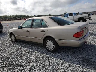 1999 Mercedes-Benz E with VIN WDBJF25H7XA934446, listed as a Copart auction lot 51386255 with 218,439 mi miles and Clean Title. Bid and sale history available at DreamBid. Image 2.