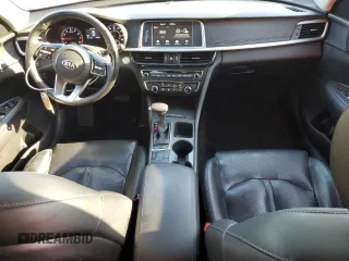 2020 Kia Optima SE z VIN 5XXGT4L37LG450881, wystawiony jako Copart lot #56495535 z przebiegiem 51 809 mil mil oraz Szkoda całkowita • Salvage title. Historia ofert i sprzedaży dostępna na DreamBid. Obrazek 8.