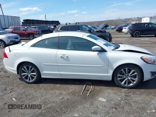 2013 Volvo C70 T5 with VIN YV1672MC0DJ139884, listed as a IAAI auction lot 41846044 with 89,838 mi miles. Bid and sale history available at carsss.com. Image 13.