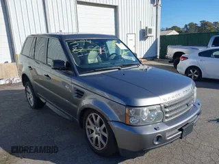 2009 Land Rover Range Rover Sport HSE with VIN SALSK25479A197162, listed as a IAAI auction lot 41635803 with 135,088 mi miles. Bid and sale history available at carsss.com. Image 1.