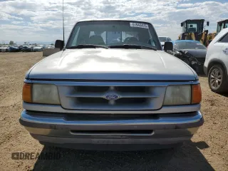1995 Ford Ranger XL z VIN 1FTCR14A0SPA28290, wystawiony jako Copart lot #61943475 z przebiegiem 210 000 mil mil oraz Czysty tytuł • Clean title. Historia ofert i sprzedaży dostępna na DreamBid. Obrazek 5.