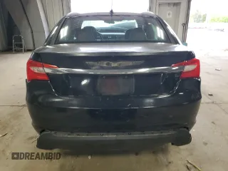 2011 Chrysler 200 Touring z VIN 1C3BC1FB0BN614507, wystawiony jako Copart lot #58739285 z przebiegiem 233 806 mil mil oraz Nie do naprawy • Non repairable. Historia ofert i sprzedaży dostępna na DreamBid. Obrazek 6.