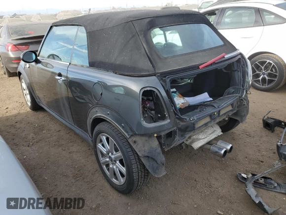 2011 MINI Convertible S z VIN WMWZP3C52BTX83901, wystawiony jako Copart lot #84217174 z przebiegiem 82 831 mil mil oraz Szkoda całkowita • Salvage title. Historia ofert i sprzedaży dostępna na DreamBid. Obrazek 2.