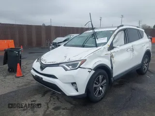 2018 Toyota RAV4 XLE with VIN 2T3WFREV0JW452030, listed as a IAAI auction lot 41915411 with 1 mi miles. Bid and sale history available at carsss.com. Image 19.