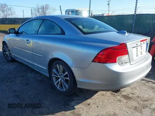2012 Volvo C70 T5 with VIN YV1672MCXCJ130785, listed as a IAAI auction lot 41589949 with 152,646 mi miles. Bid and sale history available at carsss.com. Image 3.