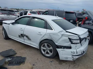 2019 Audi A4 Premium z VIN WAUDNAF4XKA017272, wystawiony jako IAAI lot #41332834 z przebiegiem 68 342 mil mil oraz . Historia ofert i sprzedaży dostępna na DreamBid. Obrazek 3.