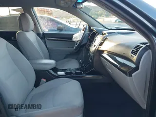 2015 Kia Sorento LX with VIN 5XYKT3A69FG607845, listed as a IAAI auction lot 40806894 with 102,416 mi miles and . Bid and sale history available at DreamBid. Image 5.