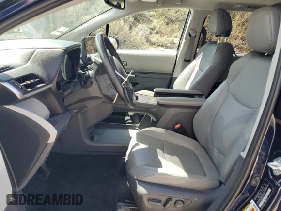 2021 Toyota Sienna XLE with VIN 5TDYSKFC8MS032403, listed as a Copart auction lot 52438625 with 48,738 mi miles and Salvage Title. Bid and sale history available at DreamBid. Image 7.