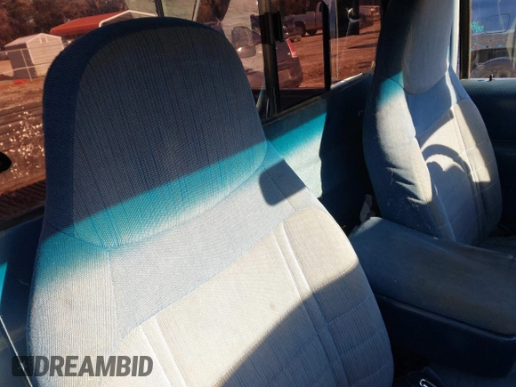 1997 Ford Ranger XLT z VIN 1FTCR10A1VUC49988, wystawiony jako IAAI lot #41257264 z przebiegiem 414 401 mil mil oraz . Historia ofert i sprzedaży dostępna na DreamBid. Obrazek 8.