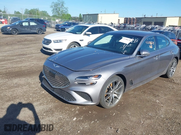 2023 Genesis G70 2.0T z VIN KMTG34TA3PU131624, wystawiony jako IAAI lot #42286678 z przebiegiem 35 010 mil mil oraz . Historia ofert i sprzedaży dostępna na DreamBid. Obrazek 2.