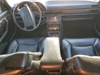 1989 Mercedes-Benz 560 with VIN WDBCA39E9KA463003, listed as a Copart auction lot 49808495 with 125,388 mi miles and Salvage Title. Bid and sale history available at DreamBid. Image 8.
