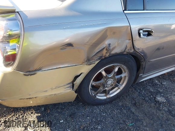 2005 Nissan Altima 2.5 z VIN 1N4AL11D45C237217, wystawiony jako IAAI lot #41582663 z przebiegiem 219 052 mil mil oraz . Historia ofert i sprzedaży dostępna na DreamBid. Obrazek 15.