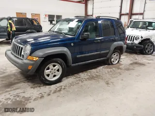 2005 Jeep Liberty Sport with VIN 1J4GL48K75W642538, listed as a IAAI auction lot 41716781 with 207,798 mi miles. Bid and sale history available at carsss.com. Image 17.