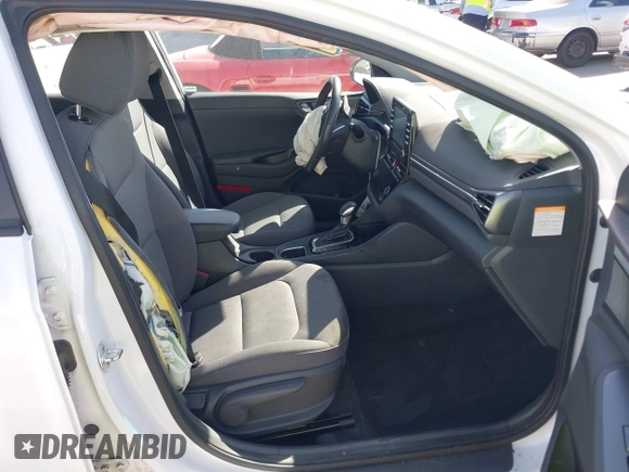 2020 Hyundai Ioniq SE with VIN KMHC65LD1LU188902, listed as a IAAI auction lot 41718418 with 37,738 mi miles and . Bid and sale history available at DreamBid. Image 5.