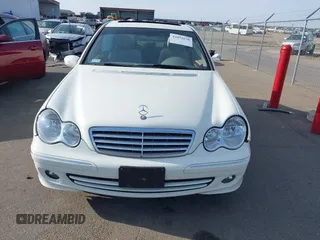 2007 Mercedes-Benz C 280 Luxury z VIN WDBRF54H47A931316, wystawiony jako IAAI lot #42051676 z przebiegiem 109 449 mil mil oraz . Historia ofert i sprzedaży dostępna na DreamBid. Obrazek 12.