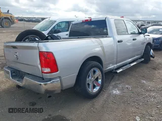 2013 Ram 1500 Tradesman z VIN 1C6RR6ST6DS661539, wystawiony jako IAAI lot #40647251 z przebiegiem 152 279 mil mil oraz . Historia ofert i sprzedaży dostępna na DreamBid. Obrazek 4.
