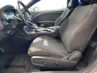2016 Dodge Challenger SXT Plus z VIN 2C3CDZAG1GH265120, wystawiony jako Copart lot #53508855 z przebiegiem 104 268 mil mil oraz Szkoda całkowita • Salvage title. Historia ofert i sprzedaży dostępna na DreamBid. Obrazek 7.