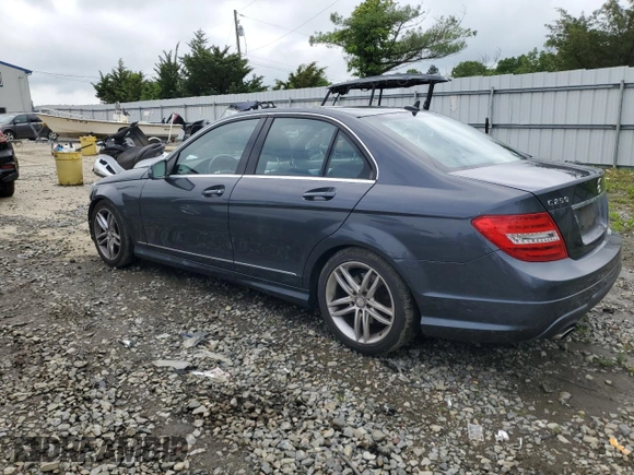 2013 Mercedes-Benz C 250 Sport z VIN WDDGF4HBXDR263968, wystawiony jako Copart lot #57349065 z przebiegiem 94 854 mil mil oraz Szkoda całkowita • Salvage title. Historia ofert i sprzedaży dostępna na DreamBid. Obrazek 2.