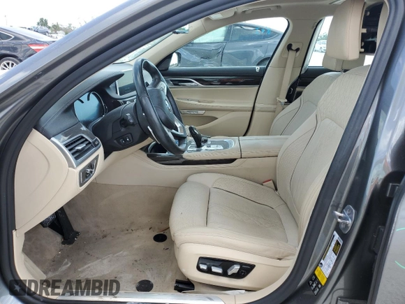 2018 BMW 7 Series 740i xDrive with VIN WBA7E4C51JGV23905, listed as a Copart auction lot 46949643 with 33,842 mi miles. Bid and sale history available at carsss.com. Image 7.