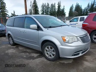 2012 Chrysler Town & Country Touring z VIN 2C4RC1BG3CR330644, wystawiony jako IAAI lot #41828904 z przebiegiem 193 846 mil mil oraz . Historia ofert i sprzedaży dostępna na DreamBid. Obrazek 1.