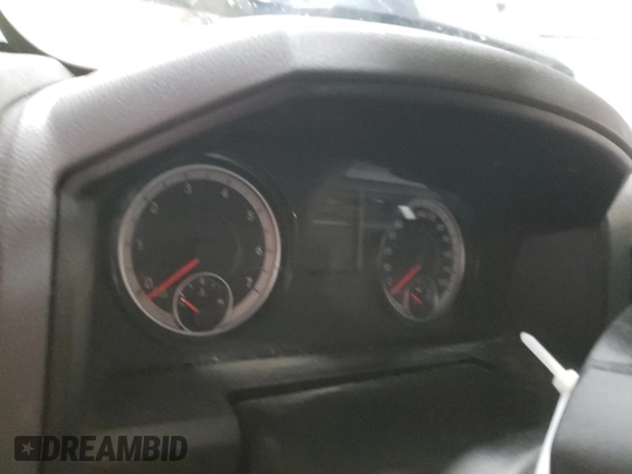 2019 Ram 1500 Express z VIN 1C6RR7FG0KS705471, wystawiony jako Copart lot #46489145 z przebiegiem Nie podano mil oraz Szkoda całkowita • Salvage title. Historia ofert i sprzedaży dostępna na DreamBid. Obrazek 9.