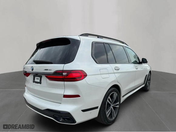 2020 BMW X7 xDrive40i with VIN 5UXCW2C04L9C21489, listed as a Copart auction lot 55080015 with 86,038 mi miles and Clean Title. Bid and sale history available at carsss.com. Image 4.