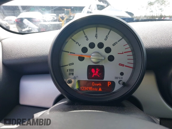 2012 MINI Hardtop with VIN WMWSU3C59CT260497, listed as a IAAI auction lot 41366741 with 123,498 mi miles and . Bid and sale history available at DreamBid. Image 7.
