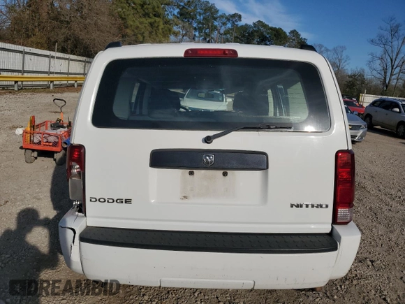 2011 Dodge Nitro SE z VIN 1D4PT2GK3BW584020, wystawiony jako Copart lot #47412585 z przebiegiem 83 790 mil mil oraz Szkoda całkowita • Salvage title. Historia ofert i sprzedaży dostępna na DreamBid. Obrazek 6.