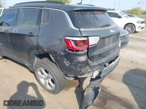2017 Jeep Compass Latitude with VIN 3C4NJDBB5HT641152, listed as a IAAI auction lot 40330620 with 116,809 mi miles. Bid and sale history available at carsss.com. Image 6.