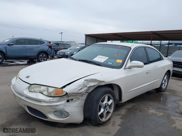 2002 Oldsmobile Aurora with VIN 1G3GR64H124127052, listed as a IAAI auction lot 41646711 with 198,141 mi miles. Bid and sale history available at carsss.com. Image 2.