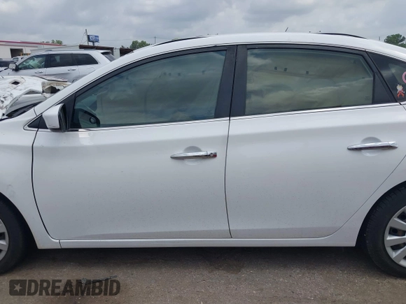 2017 Nissan Sentra SR z VIN 3N1AB7AP1HY294547, wystawiony jako IAAI lot #42162519 z przebiegiem 106 594 mil mil oraz . Historia ofert i sprzedaży dostępna na DreamBid. Obrazek 14.