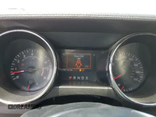 2016 Ford Mustang V6 z VIN 1FATP8EMXG5301655, wystawiony jako Copart lot #61622975 z przebiegiem 172 712 mil mil oraz Szkoda całkowita • Salvage title. Historia ofert i sprzedaży dostępna na DreamBid. Obrazek 9.