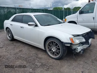 2011 Chrysler 300 C z VIN 2C3CA6CT4BH529179, wystawiony jako IAAI lot #42369447 z przebiegiem 162 060 mil mil oraz . Historia ofert i sprzedaży dostępna na DreamBid. Obrazek 1.