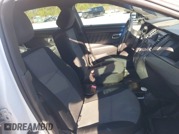 2014 Ford Police Interceptor z VIN 1FAHP2MK2EG125804, wystawiony jako IAAI lot #41297103 z przebiegiem 99 340 mil mil oraz . Historia ofert i sprzedaży dostępna na DreamBid. Obrazek 5.