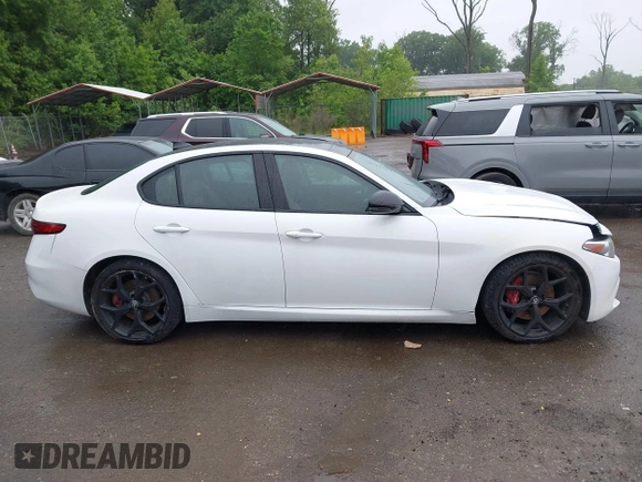 2021 Alfa Romeo Giulia Ti Sport with VIN ZARFAMBN9M7640461, listed as a IAAI auction lot 42329442 with 43,266 mi miles and . Bid and sale history available at DreamBid. Image 13.