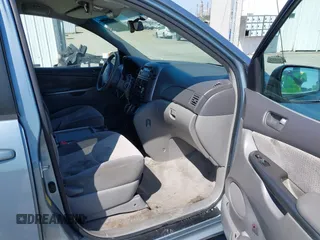 2010 Toyota Sienna CE with VIN 5TDKK4CCXAS332266, listed as a IAAI auction lot 41809577 with 217,051 mi miles. Bid and sale history available at carsss.com. Image 5.