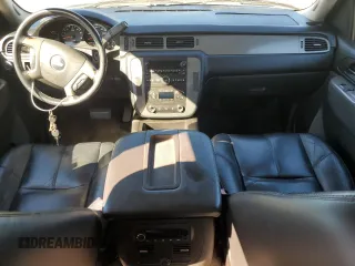 2011 Chevrolet Avalanche LT with VIN 3GNMCFE06BG168235, listed as a Copart auction lot 77015904 with 203,285 mi miles and Salvage title. Bid and sale history available at DreamBid. Image 8.