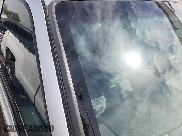 2014 Ford F-250 XL with VIN 1FT7X2B6XEEB53759, listed as a IAAI auction lot 42624858 with 118,283 mi miles and . Bid and sale history available at DreamBid. Image 8.