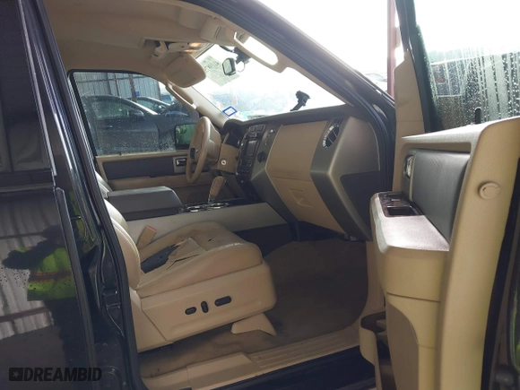 2014 Ford Expedition EL XLT with VIN 1FMJK1H54EEF13486, listed as a IAAI auction lot 41198753 with 130,797 mi miles. Bid and sale history available at carsss.com. Image 5.