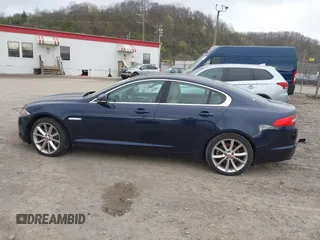 2015 Jaguar XF V6 Portfolio with VIN SAJWJ0FF5F8U67140, listed as a IAAI auction lot 41967522 with 68,000 mi miles. Bid and sale history available at carsss.com. Image 15.