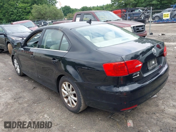 2014 Volkswagen Jetta SE с VIN 3VWD17AJ7EM370619, выставлен на аукционе IAAI как лот 42668263 с пробегом 102 336 миль миль и . История ставок и продаж доступна на DreamBid. Изображение 3.