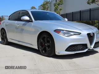 2019 Alfa Romeo Giulia z VIN ZARFAMAN5K7610064, wystawiony jako Copart lot #58430395 z przebiegiem 87 504 mil mil oraz Szkody całkowita. Historia ofert i sprzedaży dostępna na DreamBid. Obrazek 1.