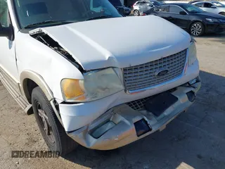 2006 Ford Expedition Eddie Bauer with VIN 1FMFU17596LA38688, listed as a IAAI auction lot 41860672 with 232,689 mi miles. Bid and sale history available at carsss.com. Image 14.