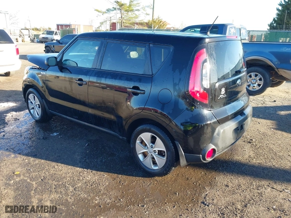 2015 Kia Soul with VIN KNDJN2A20F7793818, listed as a IAAI auction lot 41851307 with 97,481 mi miles. Bid and sale history available at carsss.com. Image 3.