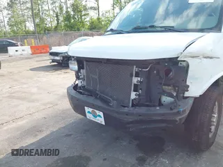 2012 GMC Savana Cargo with VIN 1GTW7FCA1C1157824, listed as a IAAI auction lot 42012172 with 200,961 mi miles. Bid and sale history available at carsss.com. Image 6.