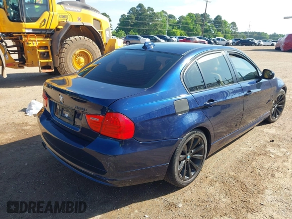 2011 BMW 3 Series 328i с VIN WBAPH7G5XBNN02082, выставлен на аукционе IAAI как лот 41988349 с пробегом 142 190 миль миль и . История ставок и продаж доступна на DreamBid. Изображение 4.