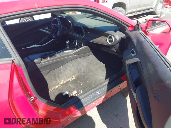 2016 Chevrolet Camaro 2SS z VIN 1G1FH1R71G0118652, wystawiony jako IAAI lot #42087638 z przebiegiem Nie podano mil oraz . Historia ofert i sprzedaży dostępna na DreamBid. Obrazek 5.